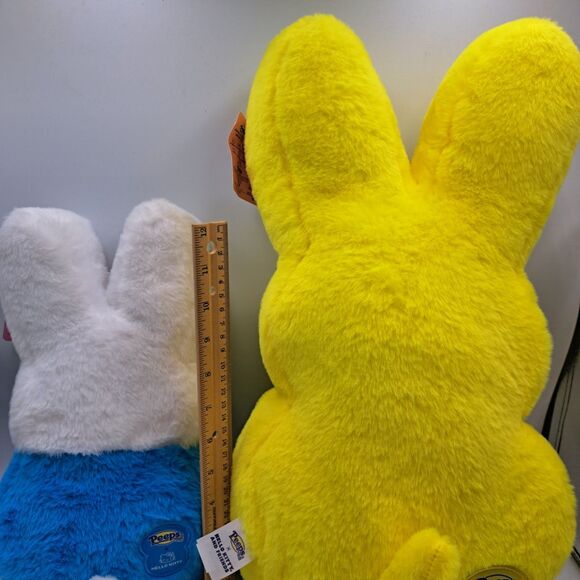 2025 Peeps x Hello Kitty Easter 18 Inch & 12 Inch Plush Lot - Picture 11 of 11